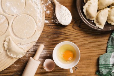 Ev yapımı köfte hazırlanması 