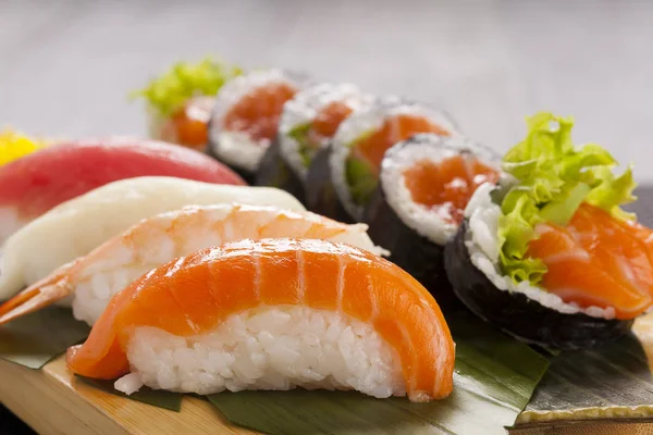 La composizione del sushi nigiri — Foto Stock