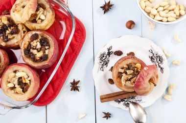 Pişmiş tatlı elma 