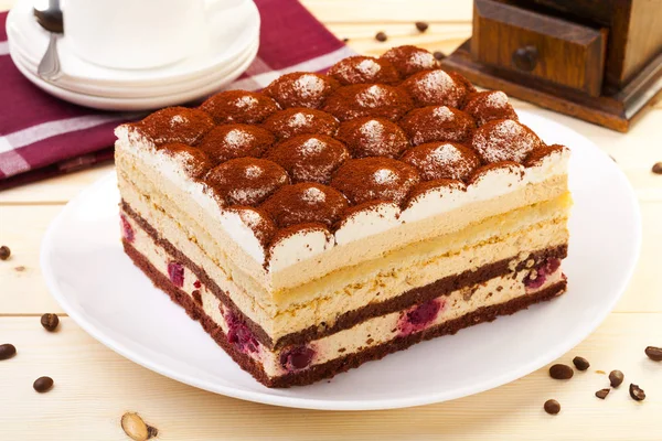 달콤한 티라미수 케이크 — 스톡 사진