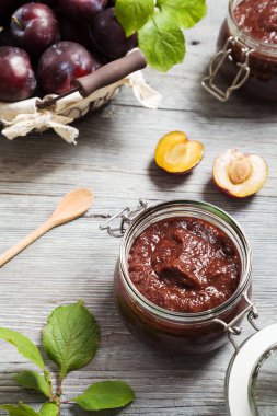 ev yapımı Erik reçeli