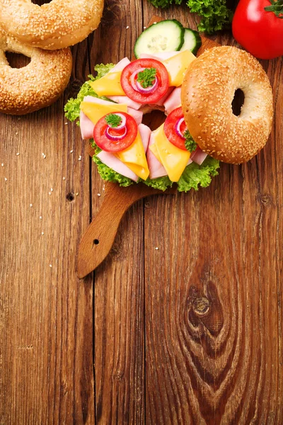 Sandwich sain à la dinde sur un bagel — Photo