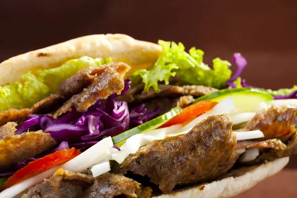 Boeuf Kebab dans un chignon — Photo