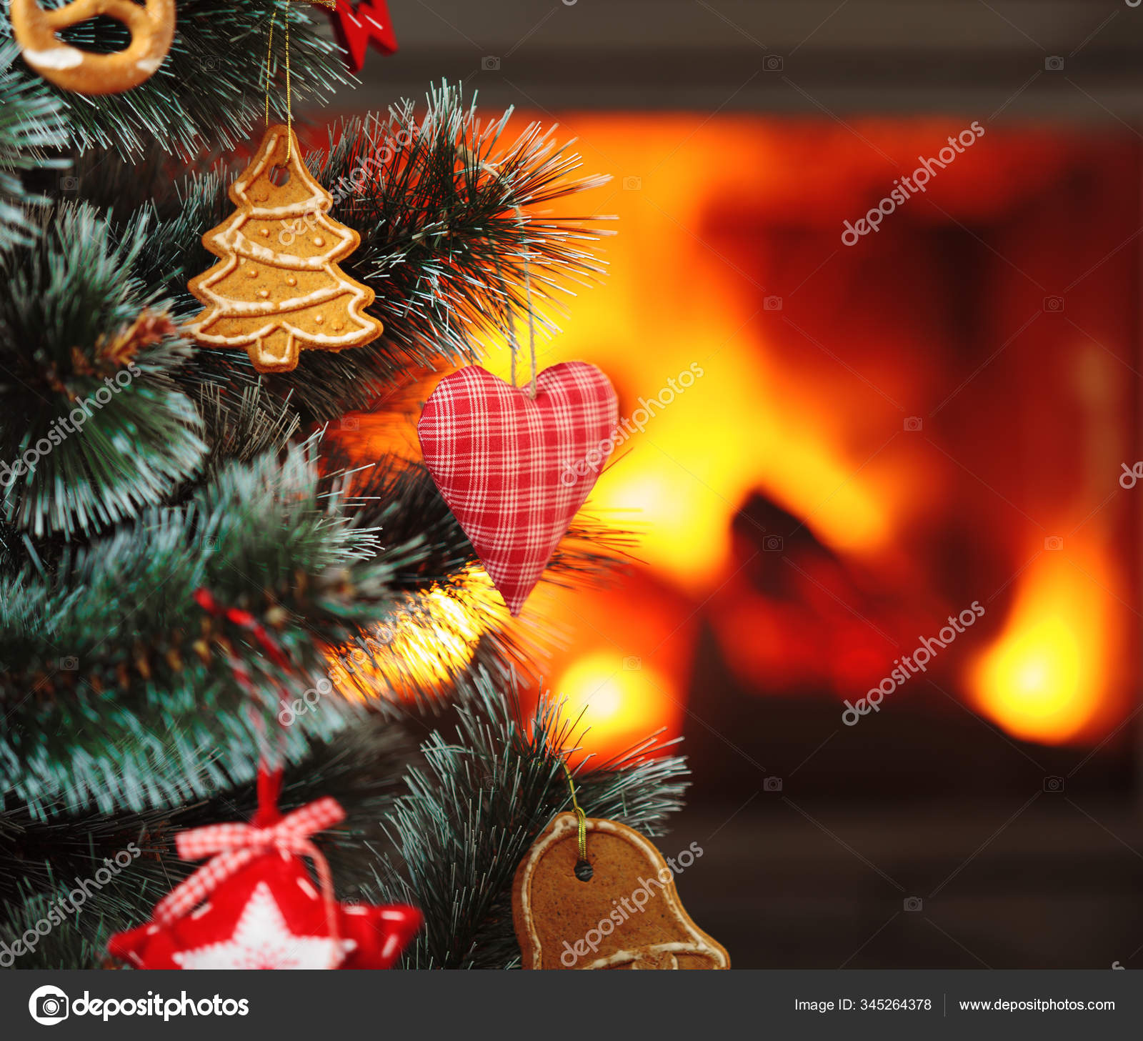 Details 155+ decorations hung on christmas tree latest seven.edu.vn