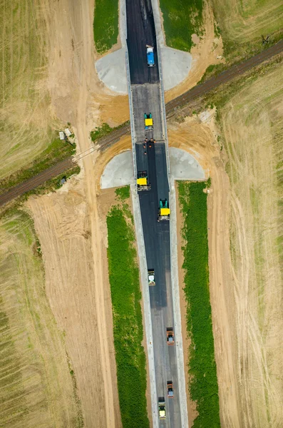 Строительство новых дорог — стоковое фото