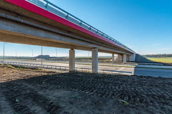 Bridge over the road — Stock Photo, Image