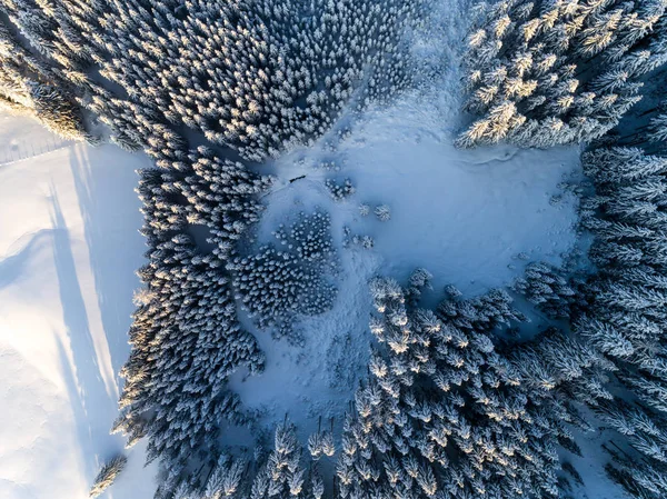 Paysage de montagne en saison hivernale — Photo