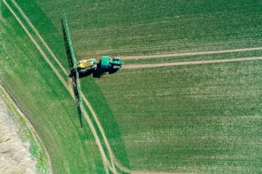 Sahada Püskürtme makinesi
