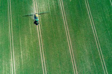 Sahada Püskürtme makinesi