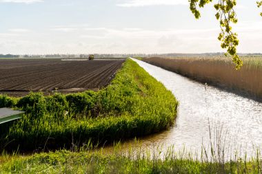 Sahada püskürtücü