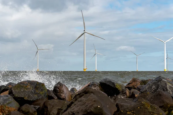 Okyanus'daki yel değirmenleri