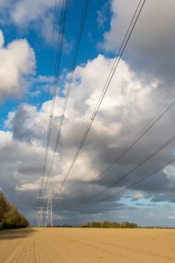Modern yüksek powerlines