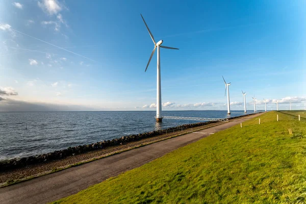 Okyanus'daki yel değirmenleri