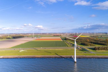 Okyanus'daki yel değirmenleri