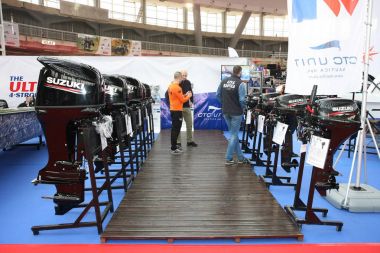 Tekne motoru Belgrad Denizcilik Fuarı