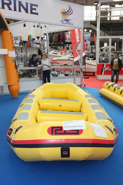 Rafting boat at Belgrade nautical fair — Stock Photo, Image