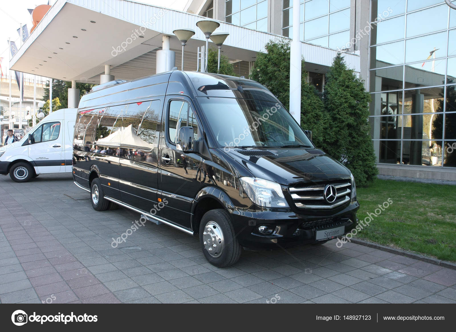 Stockfotos Mercedes Sprinter Bilder Stockfotografie Mercedes Sprinter Lizenzfreie Fotos Depositphotos