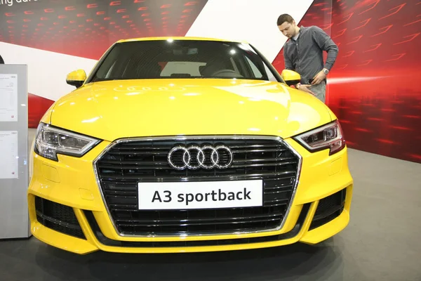 Audi v Bělehradě autosalonu — Stock fotografie