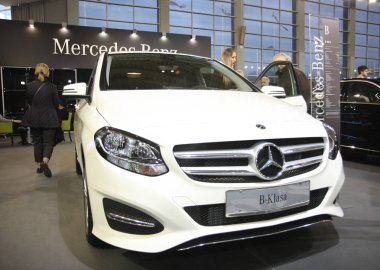 Mercedes Belgrad araba gösterisi