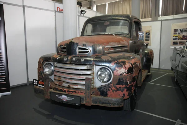 Ford F au Salon de l'auto de Belgrade — Photo