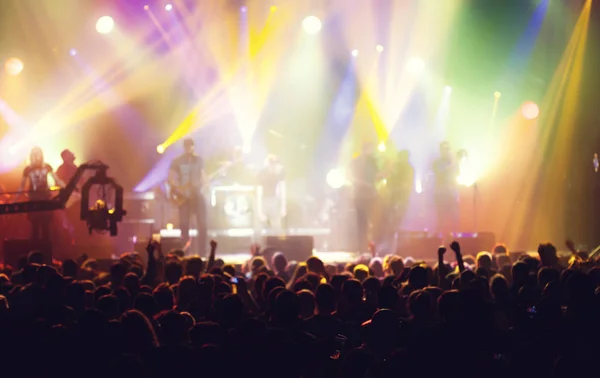 Luces de escenario en concierto. Equipo de iluminación — Foto de Stock