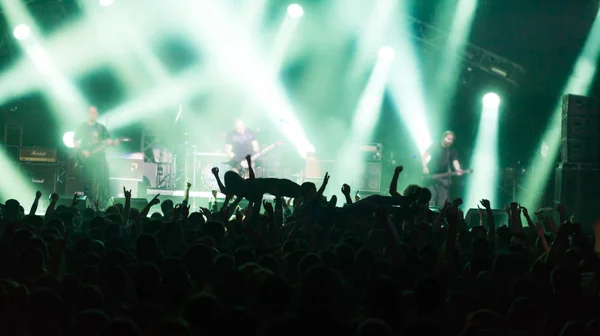 Luces de escenario en concierto. Equipo de iluminación — Foto de Stock