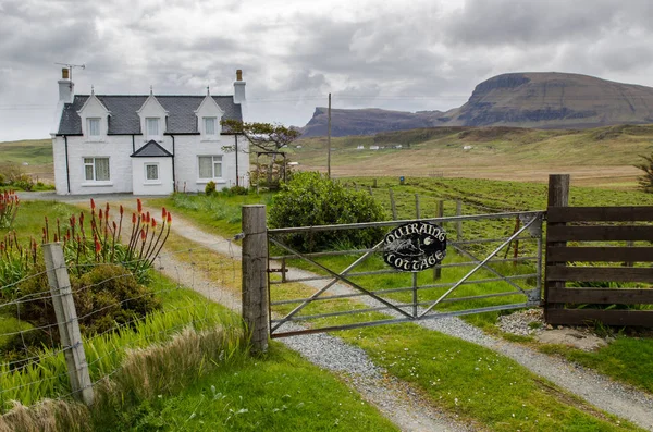 Domek isle of Skye, Quiraing. Scotland, Wielka Brytania — Zdjęcie stockowe