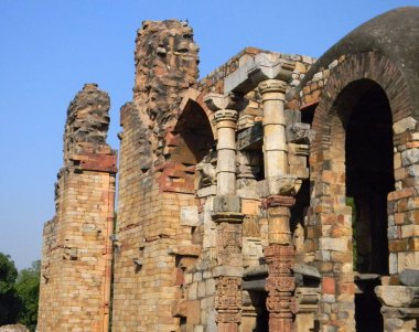 Qutb Minar anıt site Yeni Delhi, Hindistan