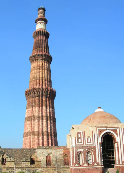 El monumento de Qutb Minar en Nueva Delhi, India —  Fotos de Stock