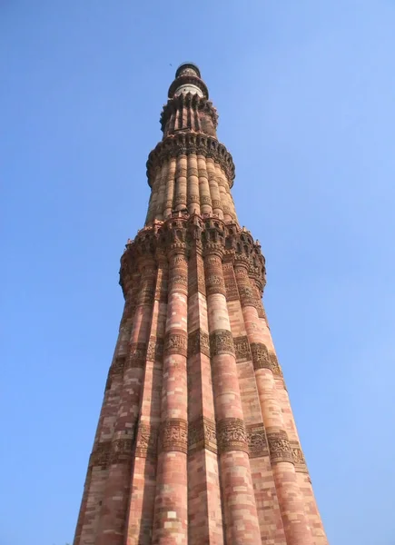 Monumento a la torre Qutb Minar en Nueva Delhi, India —  Fotos de Stock