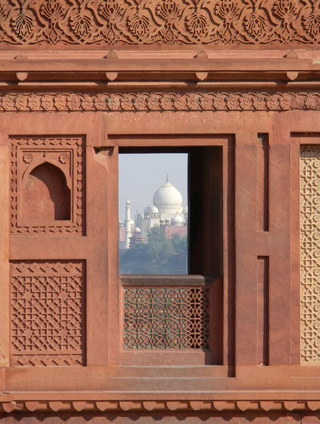 Vista del Taj Mahal desde Fort Agra, norte de la India — Foto de Stock