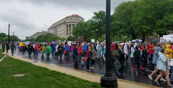 WASHINGTON DC - 22 DE ABRIL DE 2017 Marcha por la Ciencia — Foto de Stock