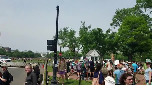 WASHINGTON DC - APRIL 29, 2017 Peoples Climate Movement — Stock Video