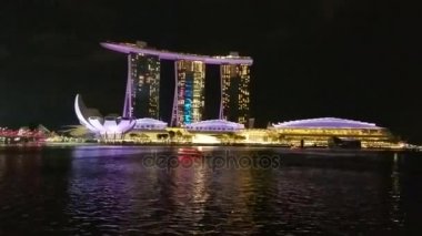 Singapur - 7 Mayıs 2017: Panorama Marina Bay arasında