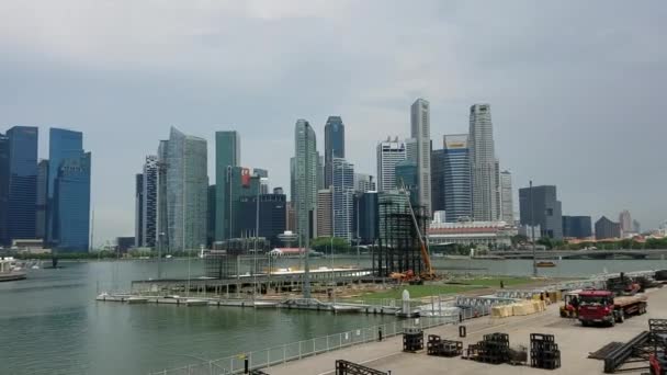 Singapore - 6 mei 2017: Panorama over de baai van Marina — Stockvideo