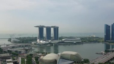 Singapur - 6 Mayıs 2017: Panorama Marina Bay arasında