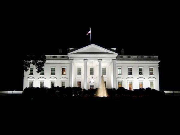 Vista nocturna de la Casa Blanca — Foto de Stock