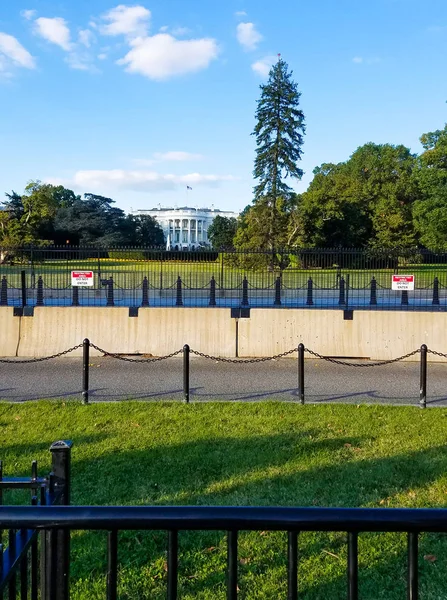 Södra gräsmatta utsikt över vita huset i Washington, Dc. — Stockfoto