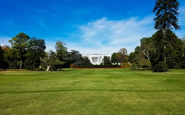 Södra gräsmatta av vita huset i Washington, Dc — Stockfoto