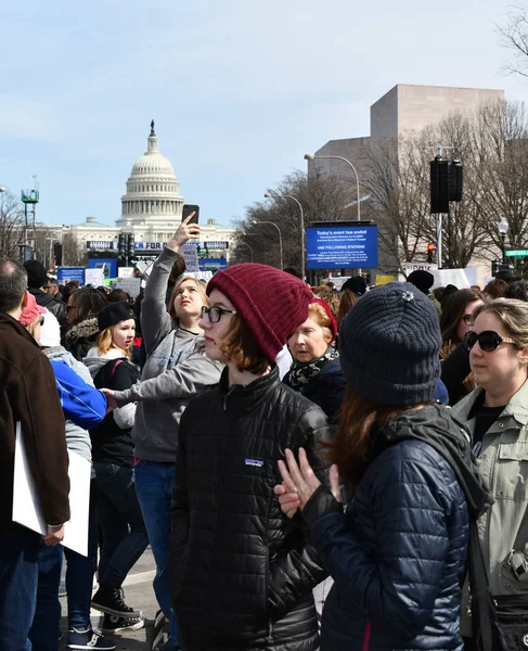 Washington, Dc, Usa - 24. března 2018: Březen pro Our Lives protes — Stock fotografie