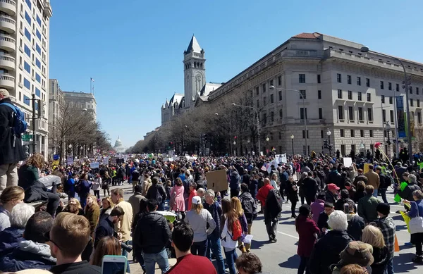 Marcha por nuestras vidas el 24 de marzo en Washington, DC — Foto de Stock