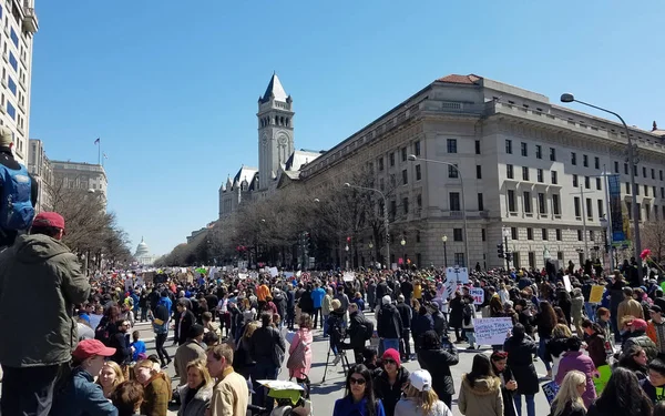 Marcha por nuestras vidas el 24 de marzo en Washington, DC —  Fotos de Stock