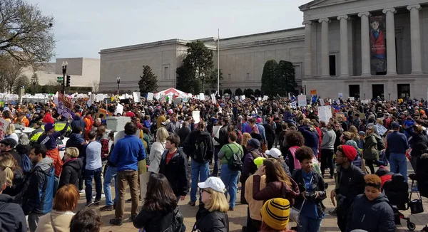 Marcha por nuestras vidas el 24 de marzo en Washington, DC — Foto de Stock