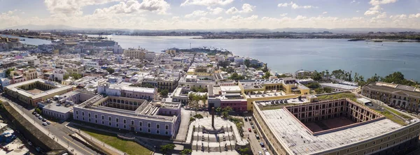 180 graus de panorama aéreo de San Juan Velho, Porto Rico com har — Fotografia de Stock