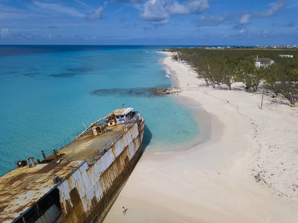 Widok z lotu ptaka wrak i plaży na wyspie Grand Turk — Zdjęcie stockowe