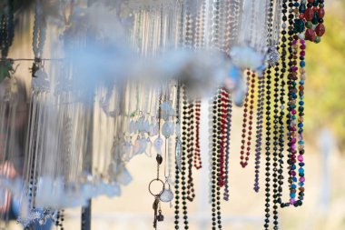 Kadınlar için çok renkli taş boncuklar