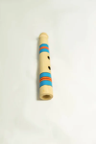 Musikinstrument - Pfeife auf weißem Hintergrund — Stockfoto