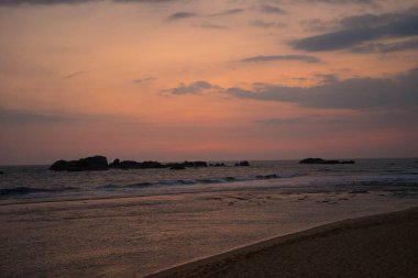 Sri Lanka 'da Hint Okyanusu kıyısında gün batımı