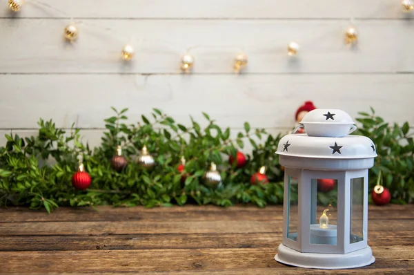 Lámpara Blanca Decorativa Con Velas Sobre Fondo Blanco Navidad Año —  Fotos de Stock