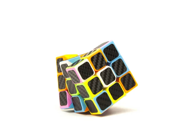 Многоцветный Стильный Кубик Рубика Белом Фоне — стоковое фото